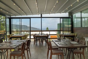 Se sirven desayunos y cenas, cocina turca