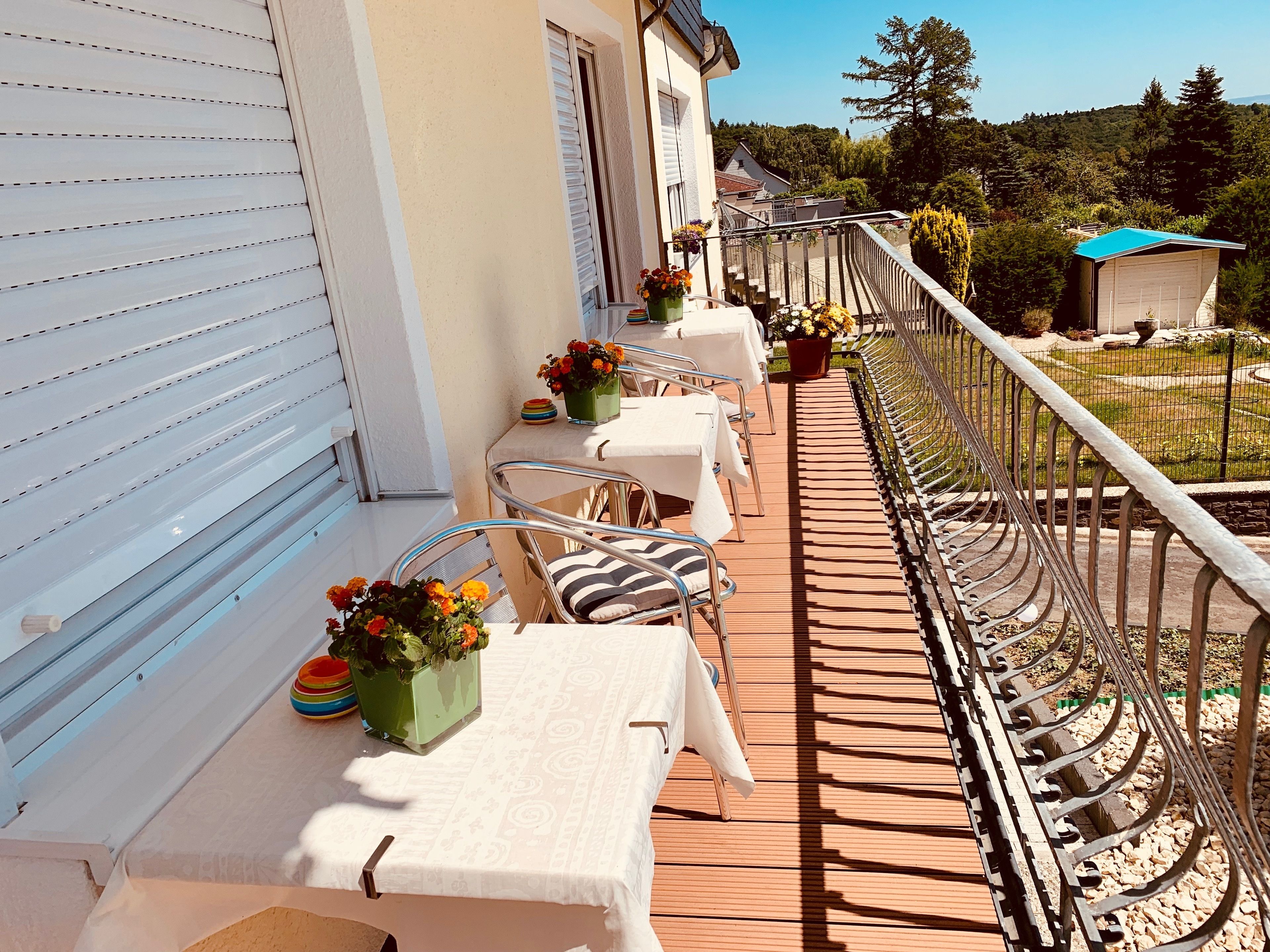 Daily buffet breakfast (EUR 9.75 per person)