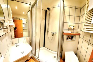 Standard Single Room | Bathroom