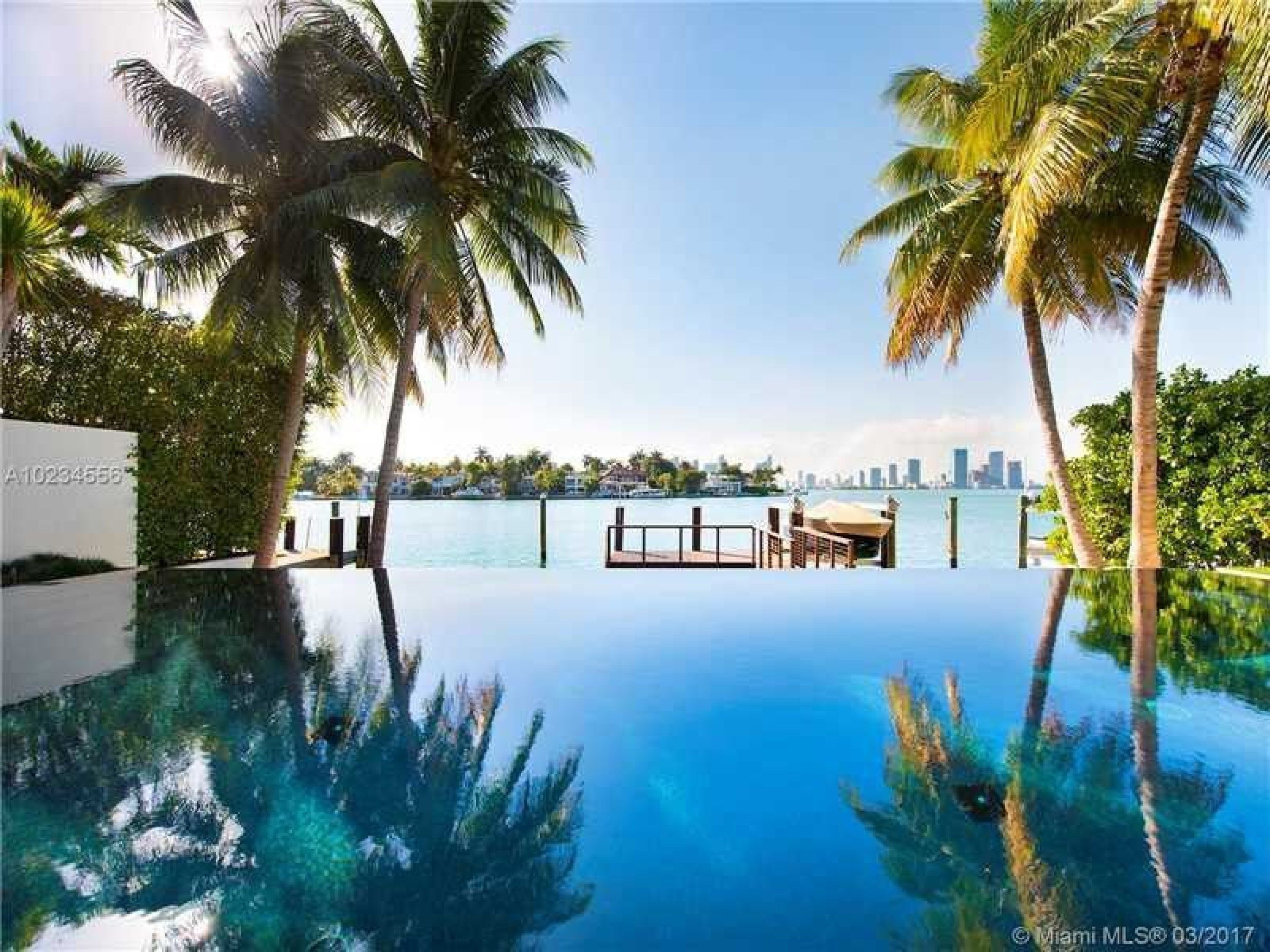 حمّام سباحة خارجي