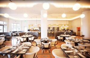 Dining - Villa Tuscany (Miami Beach)