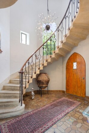 Interior - Villa Sukriti (Miami Beach)