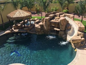 Outdoor pool - Villa Arches (Las Vegas)