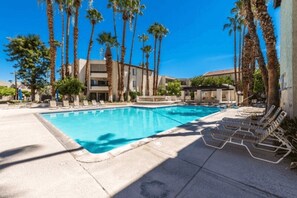 Outdoor pool - Villa Laurel (Palm Springs)
