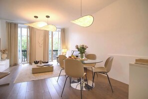 Dining - 2 bdrm with Timeless Views of Notre-Dame + Balcony (Paris)