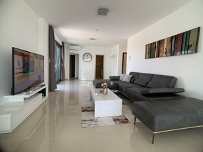 Fernseher, Stereoanlage