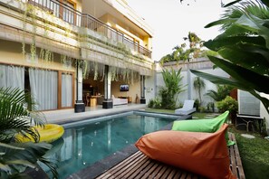 Indoor pool - Kubu Willis (Legian)