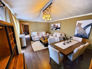 高級套房, 2 間臥室, 公園景觀 | 起居區