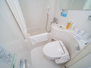 Combined shower/bathtub, free toiletries, hair dryer, slippers - Super Hotel Takamatsu Kinenkan (Takamatsu)