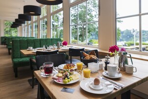 Daily buffet breakfast for a fee