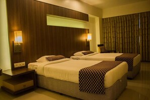 Minibar, in-room safe, desk, soundproofing - Hotel Corporate (Navi Mumbai)