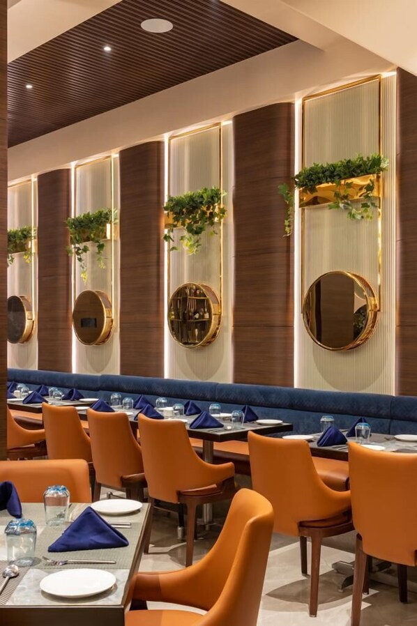 Restaurant - Hotel Corporate (Navi Mumbai)