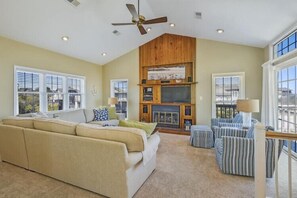 TV, fireplace