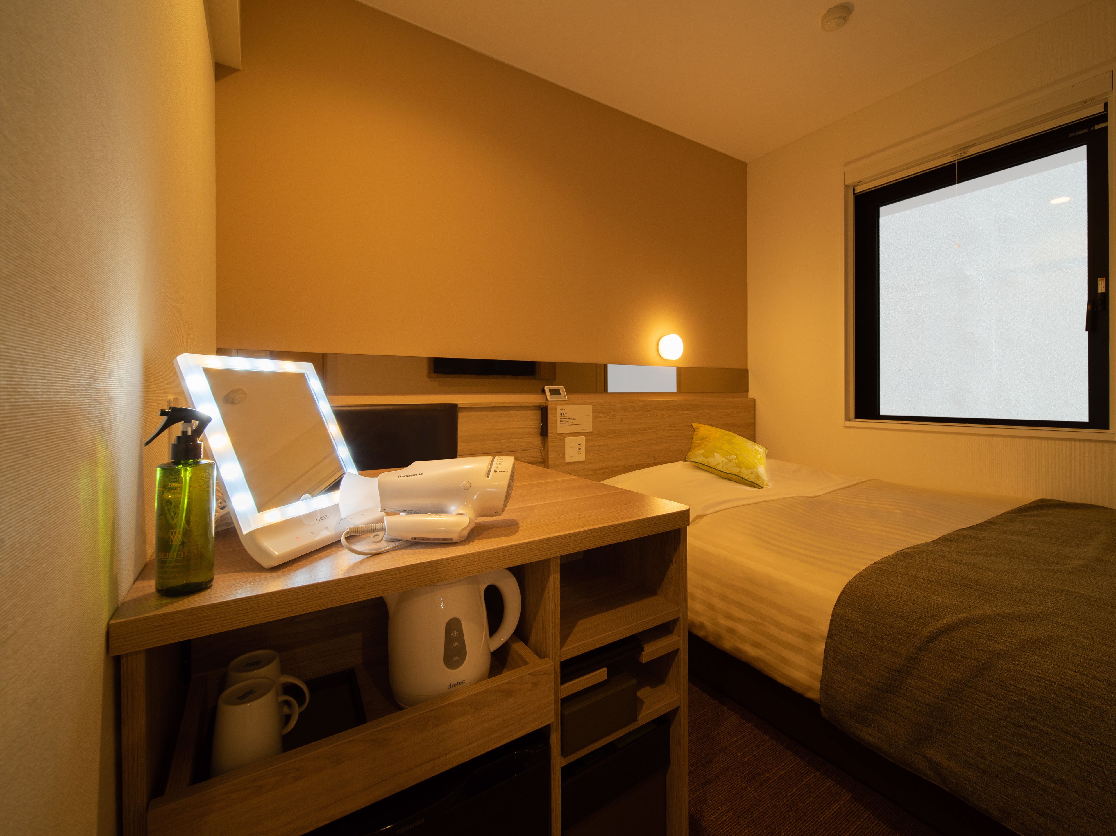 49-inch flat-screen tv with digital channels, tv