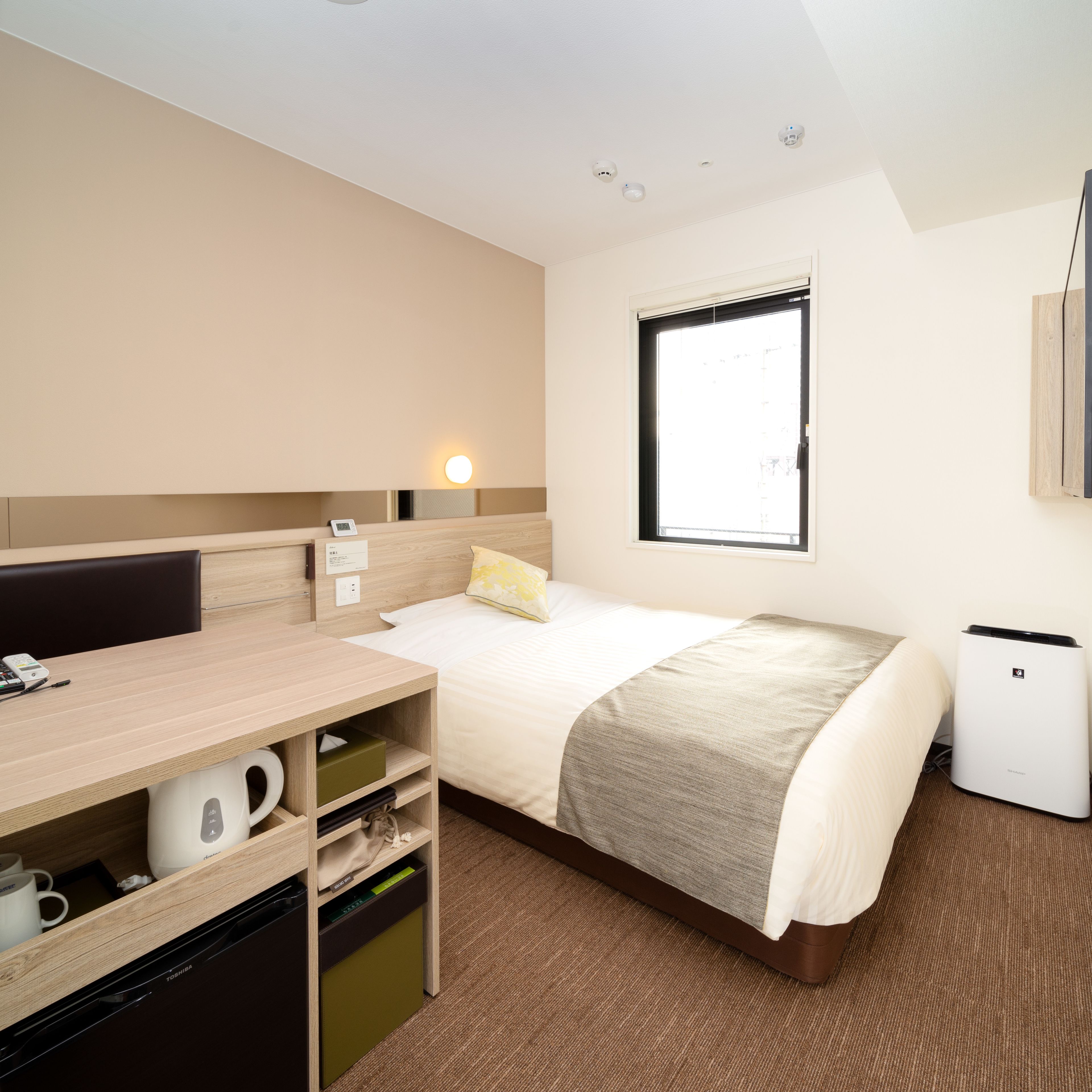 49-inch flat-screen tv with digital channels, tv