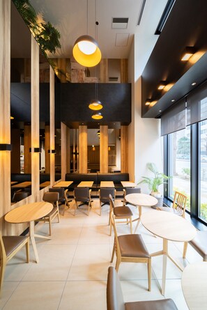 Daily buffet breakfast (JPY 1500 per person) - Super Hotel Tokyo Hamamatsucho (Tokyo)