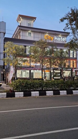 Exterior - Capital O 769 City Hotel (Balikpapan)