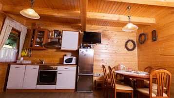 Family Apartment, Garden View | Private kitchen | Full-sized fridge, microwave, oven, dishwasher