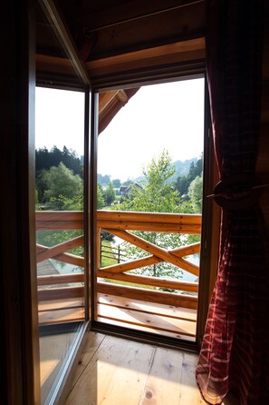 Luxury Chalet, Lake View (Water Bed and Sofa Bed) | Lake view