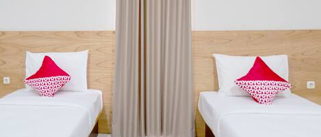 Deluxe Twin Room, 2 Twin Beds | Desk, free WiFi, bed sheets