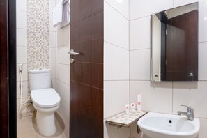 Kamar Double Deluks, 1 Tempat Tidur Double | Kamar mandi | Shower, pancuran hujan, dan handuk
