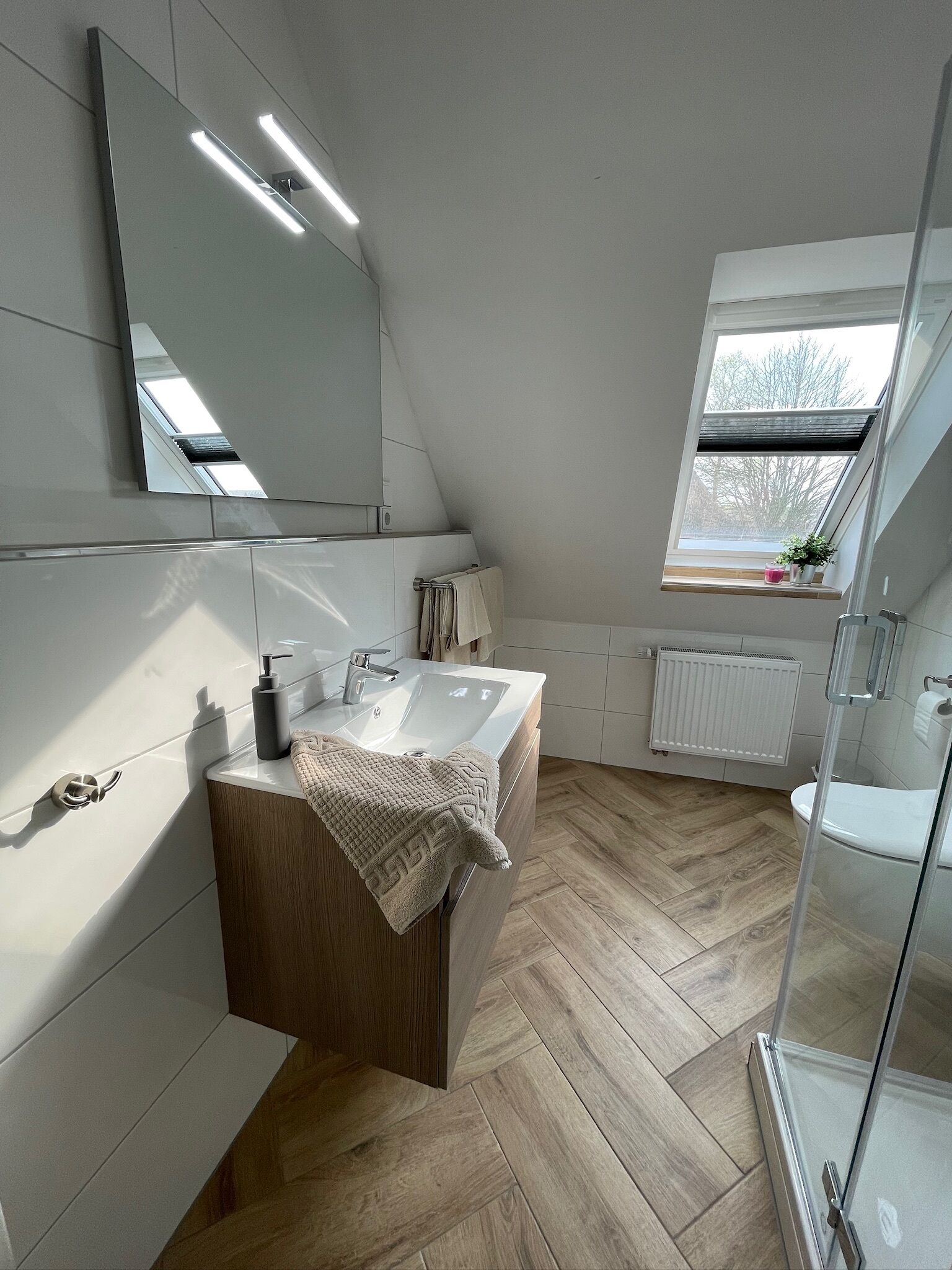 Apartment (Ferienwohnung, incl. 45EUR cleaning) | Bathroom | Shower, hair dryer, towels, toilet paper
