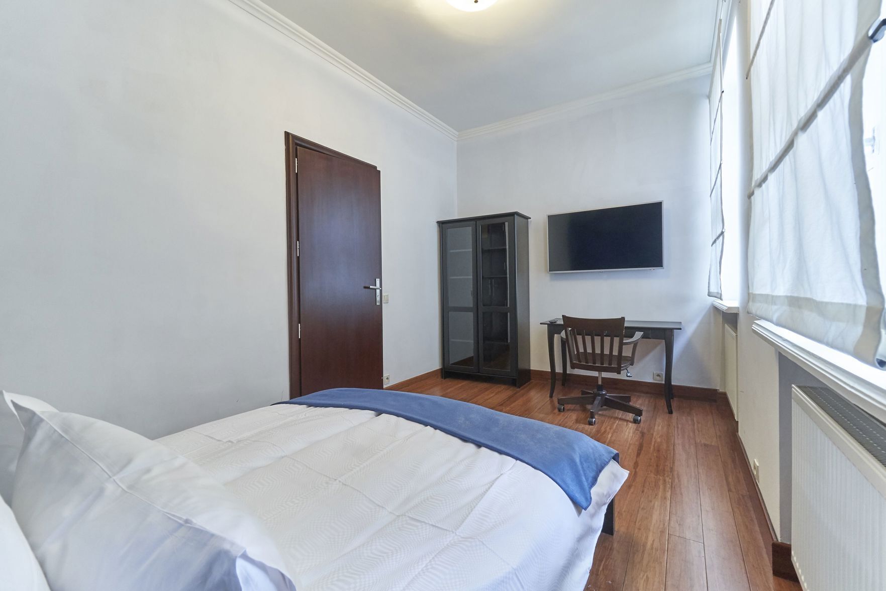 Free WiFi, bed sheets