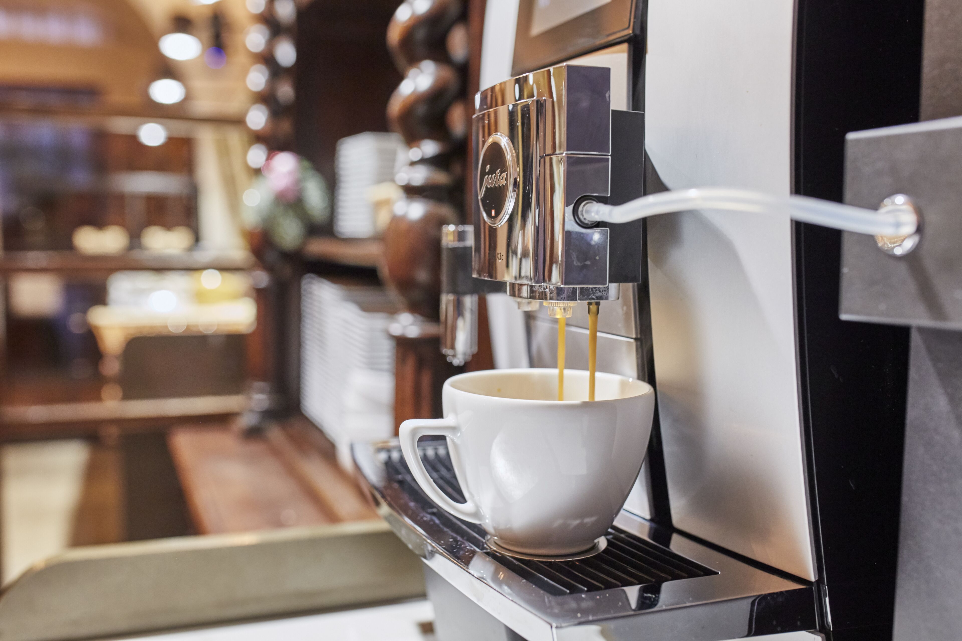 daily buffet breakfast (pln 80 per person)