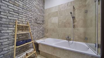 Deluxe Apartment, 1 Bedroom | Bathroom