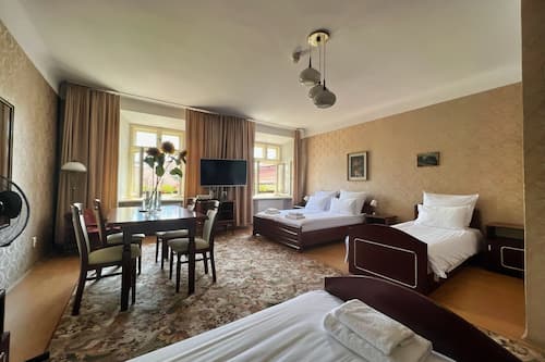 Chambre quadruple familiale | Accès au Wi-Fi (inclus), literie fournie