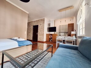 华丽公寓, 1 间卧室 | 客厅 | 55-英寸智能电视 （配备卫星频道）、电视