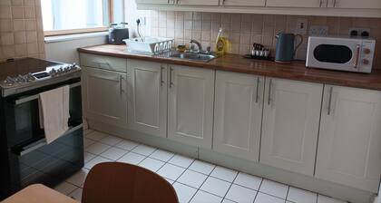 Tom Dick and Harriet's