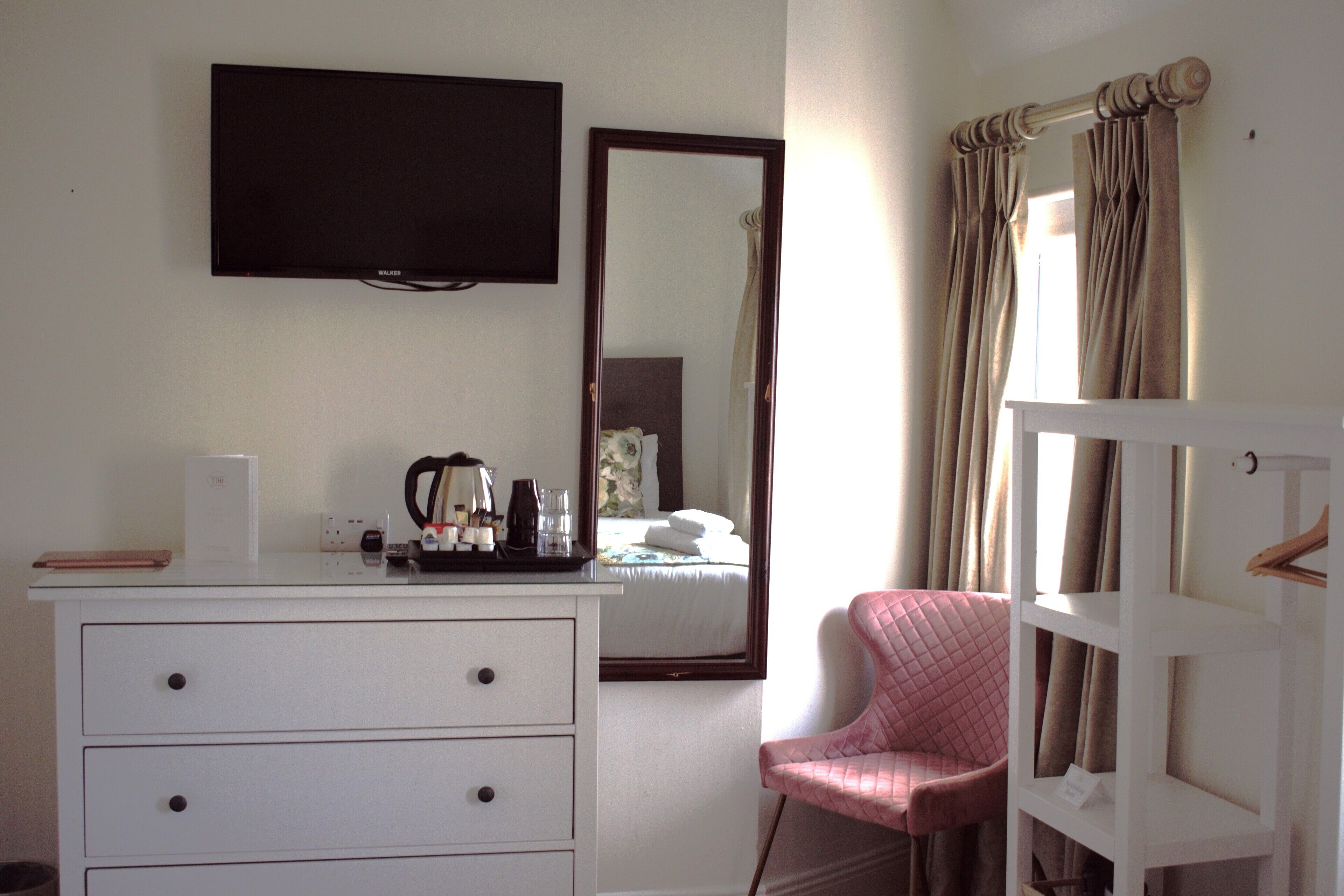 in-room safe, desk, laptop workspace, free wifi