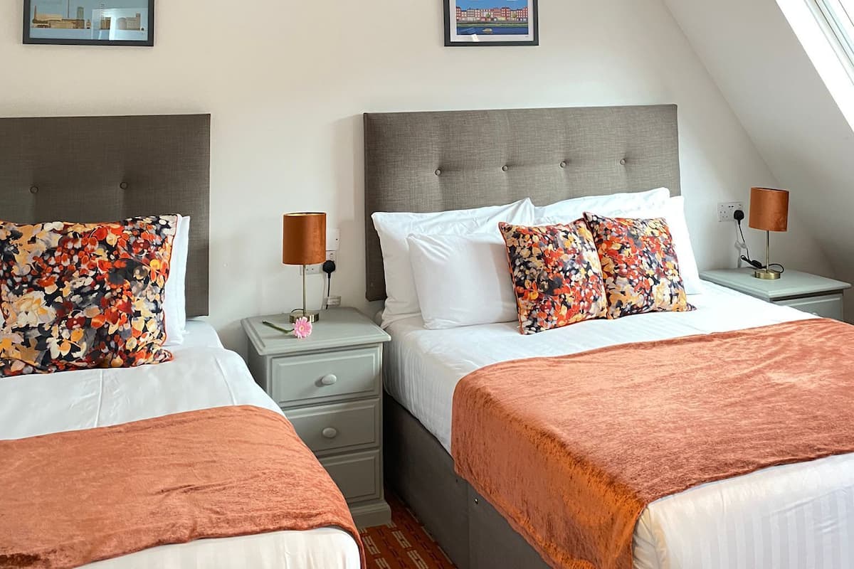 Standard Studio, 1 Bedroom | 1 bilik tidur, peti besi dalam bilik, meja, ruang kerja komputer riba