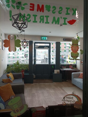 Tom Dick and Harriet's