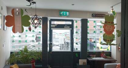 Tom Dick and Harriet's