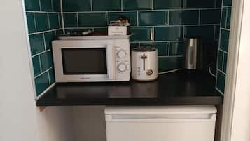 Superior Quadruple Room | 1 bedroom, in-room safe, desk, laptop workspace