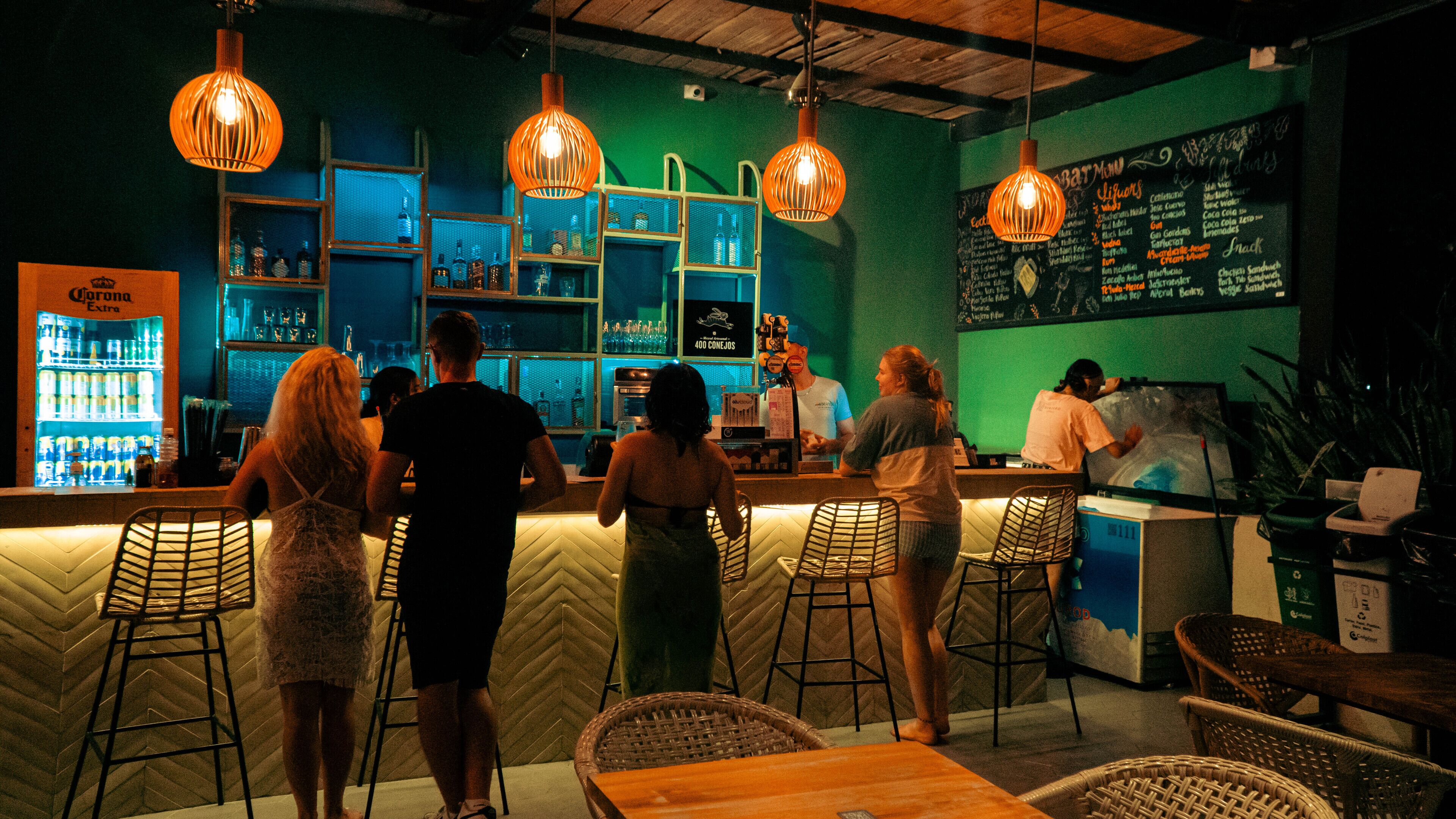 Poolside bar
