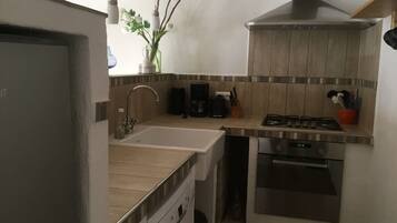 Kühlschrank, Herdplatte, Geschirrspüler