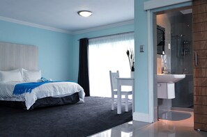 Bügeleisen/Bügelbrett, kostenloses WLAN, Bettwäsche