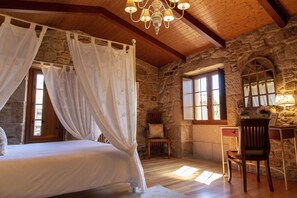 Bureau, chambres insonorisées, Wi-Fi gratuit, draps fournis