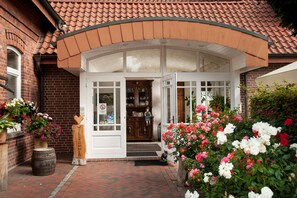 مدخل المنشأة