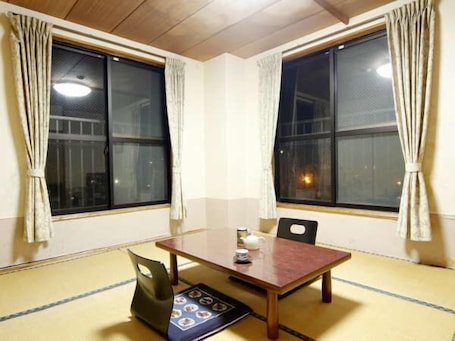 Dining. Shimoda Onsen Marco