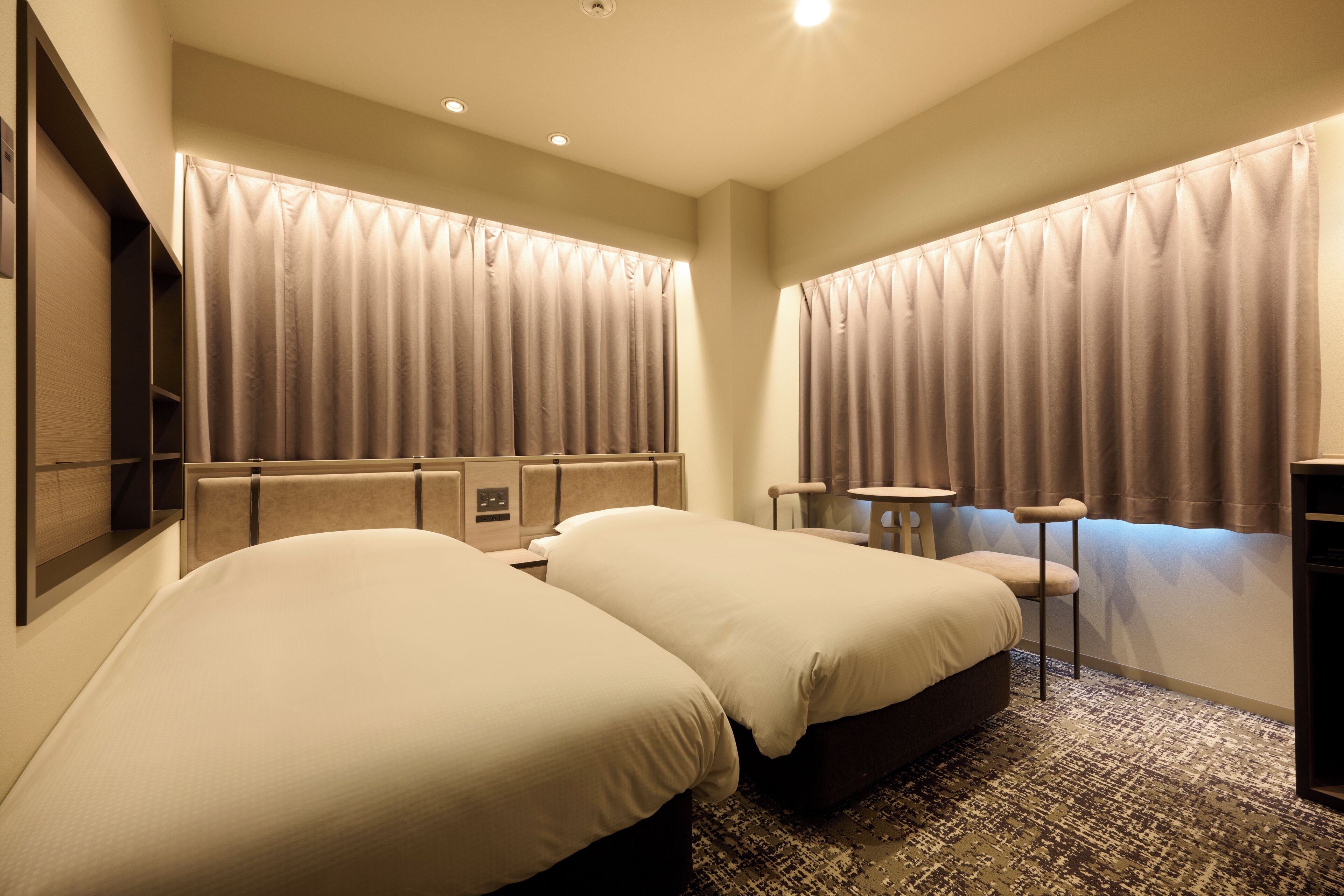 Corner Twin, Non-Smoking | Desk, laptop workspace, blackout drapes, iron/ironing board