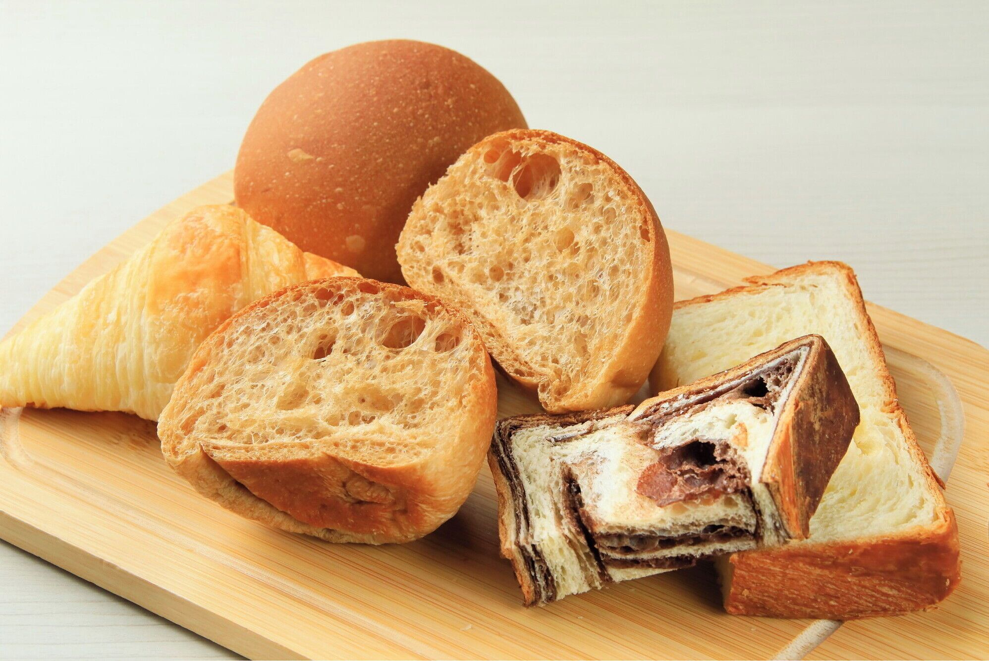 daily buffet breakfast (jpy 1760 per person)