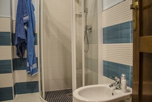 Apartment, 2 Bedrooms | Bathroom