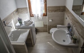 Apartment, 3 Schlafzimmer | Badezimmer | Dusche, Haartrockner, Bidet, Handtücher