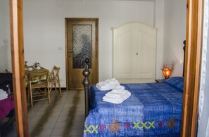 Apartment, 3 Bedrooms | Iron/ironing board, cots/infant beds, rollaway beds, WiFi - Casa Tonno (Alghero)