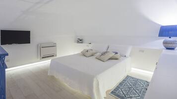 2 bedrooms, in-room safe, WiFi, bed sheets