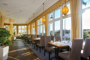 Free daily buffet breakfast - Strand- und Wellnesshotel Preussenhof (Zinnowitz)
